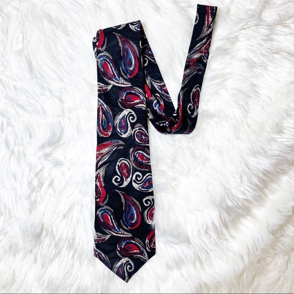 BLOOMINGDALES 100% Italian Silk Vintage Red‎ & Black Paisley Neck Tie